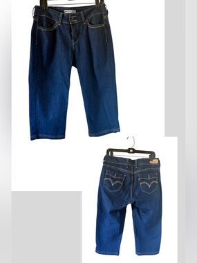 Levi's Women’s Dark wash Blue Denim Capri Jeans Contrast Stitch mid rise size 10
